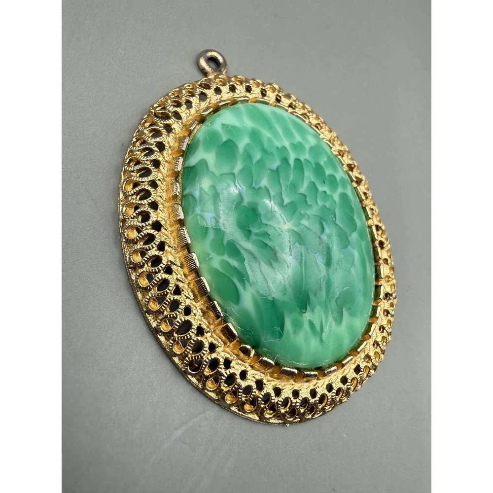 Vintage Gold Tone Filigree Pendant Green Oval Cabochon Openwork Scalloped